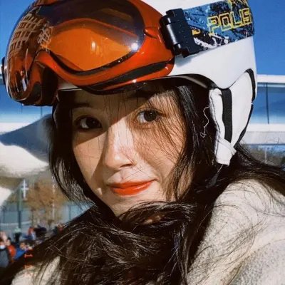 淘气小兵兵游巴黎 海报